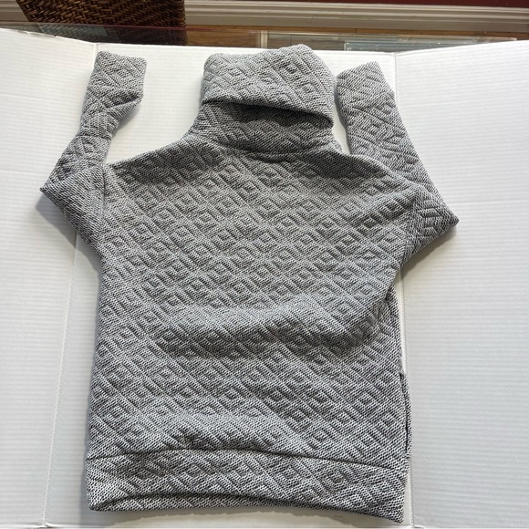 GAPFIT puffy quilted turtleneck sweatshirt sweater, women’s M. - Picture 8 of 10